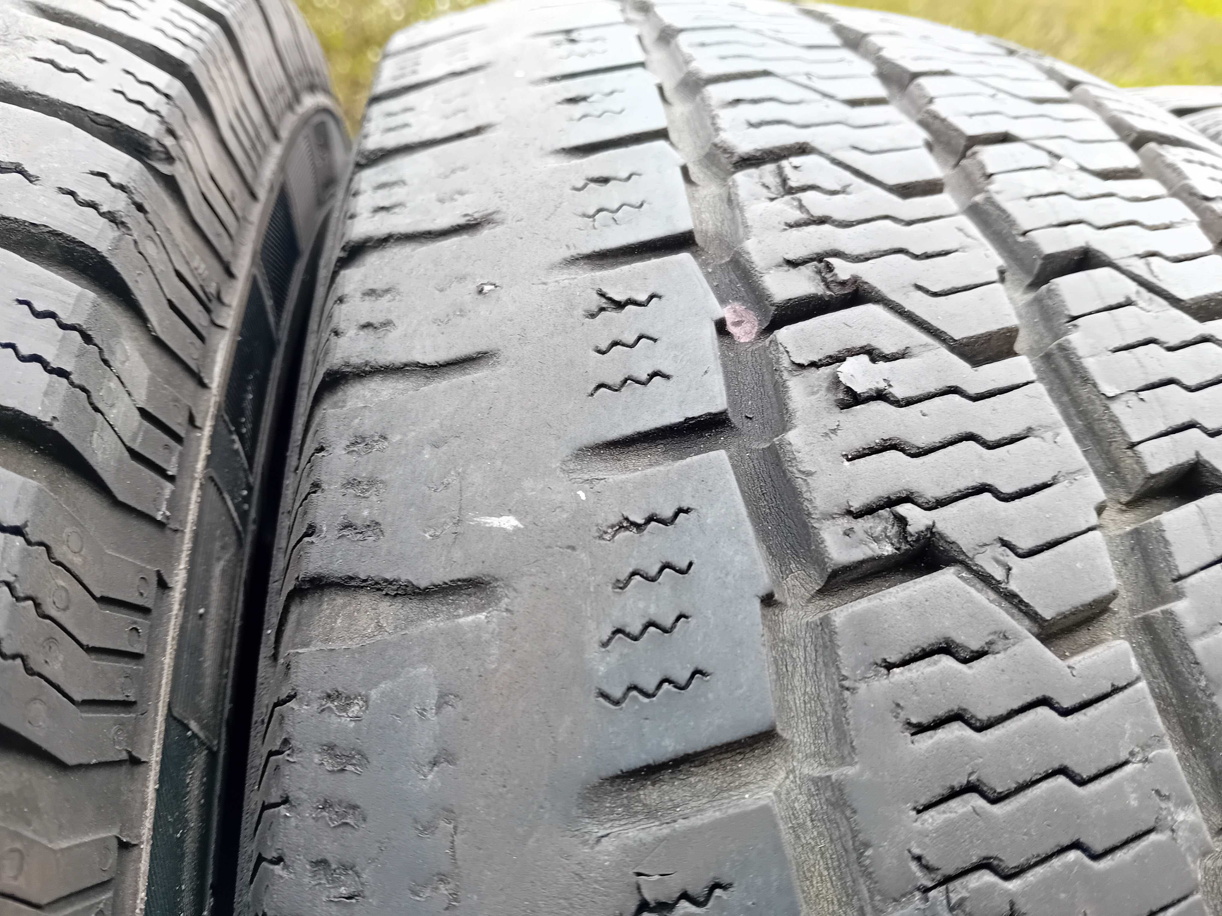 Opony wielosezonowe BUS 235/65/16C Continental 6mm i 4mm F-VAT