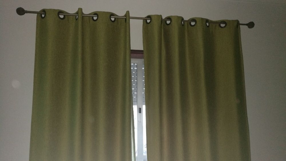 Cortinados verdes opacos para quarto ou sala