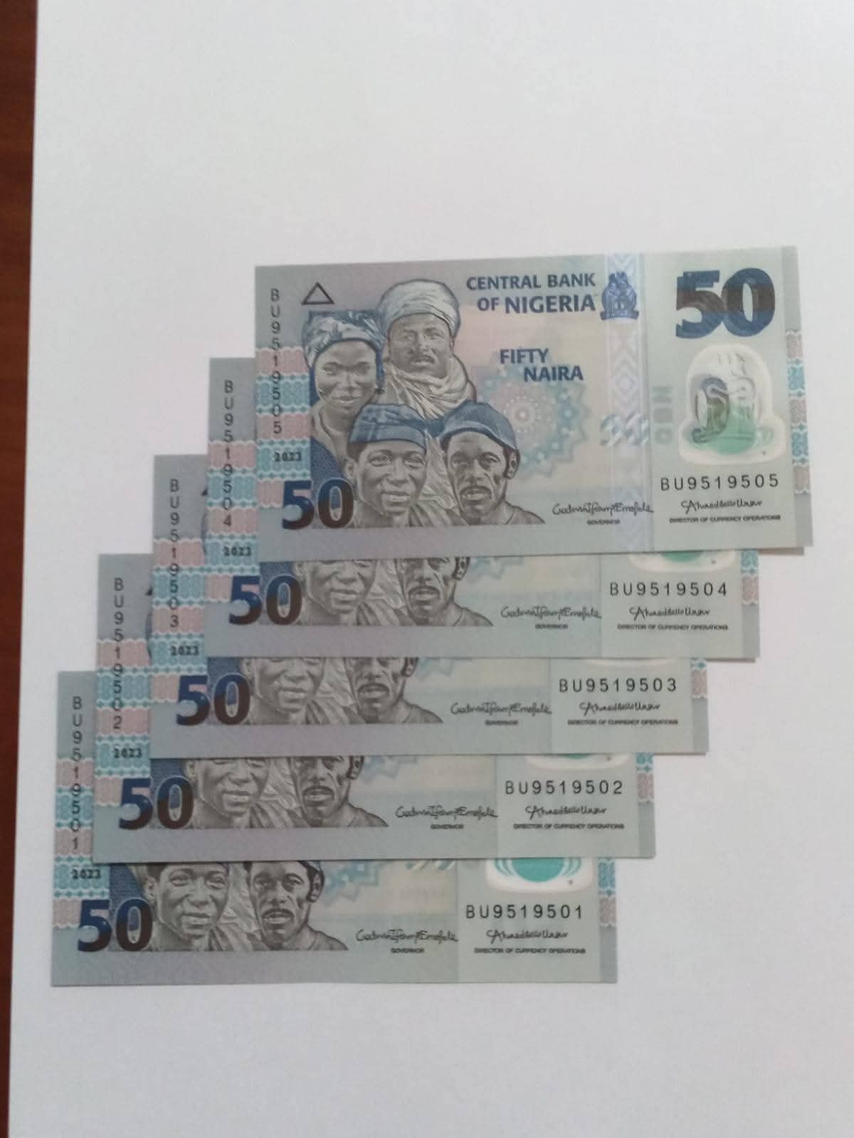 5× 50 Naira 2023, novas, nunca circuladas
