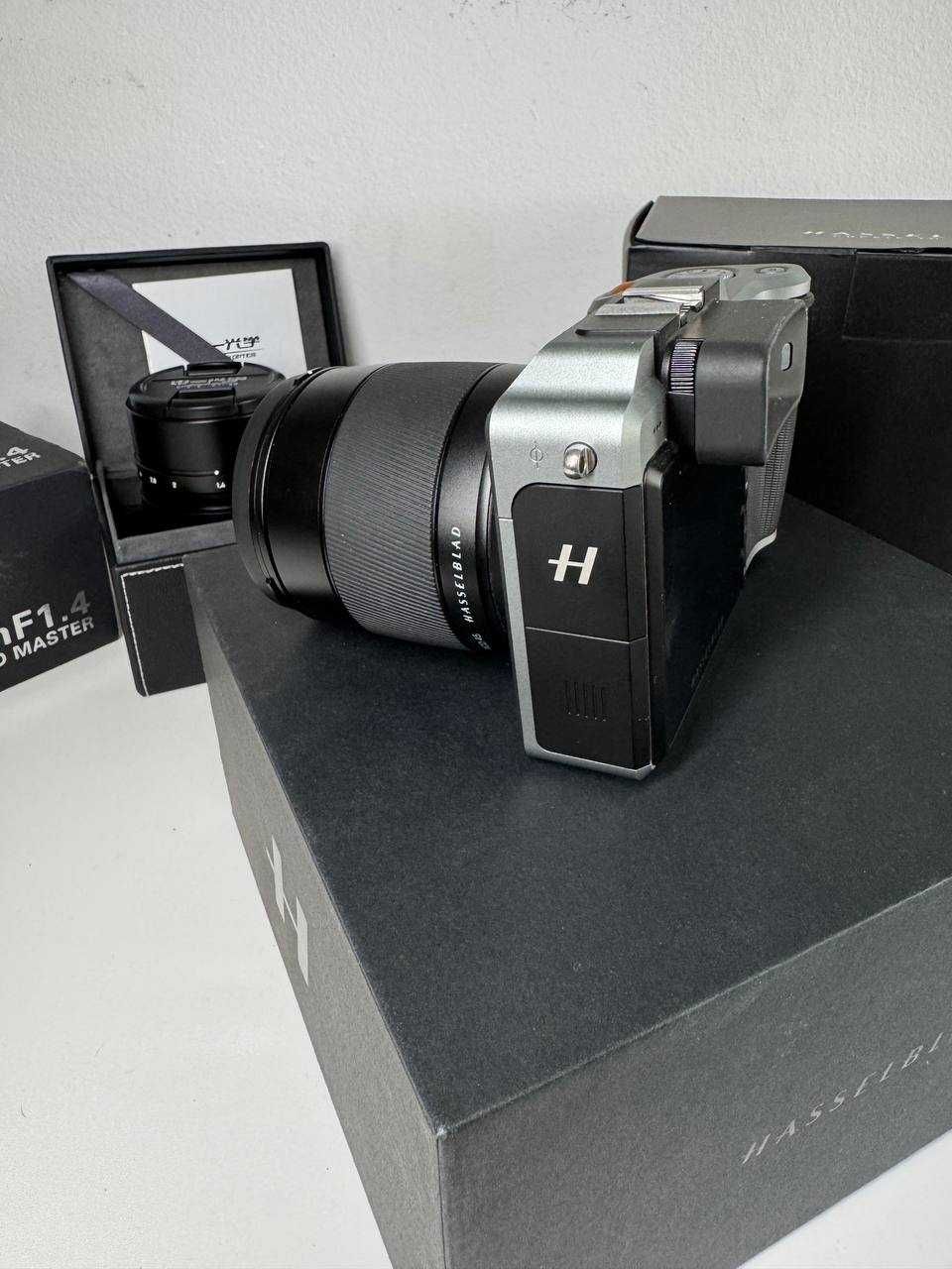 Hasselblad X1D, XCD 45/3.5, Mitakon 65/1.4