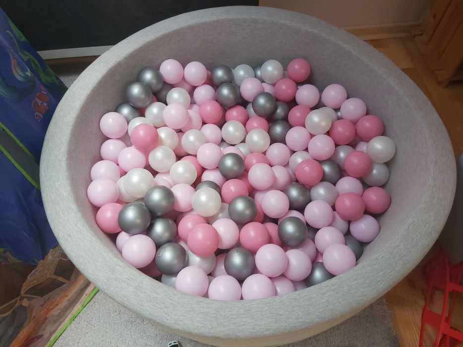 Basen z kulkami dla dziecka