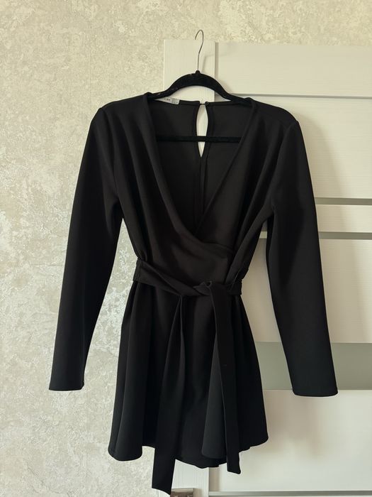 Чорний комбінезон(спідниця/шорти)