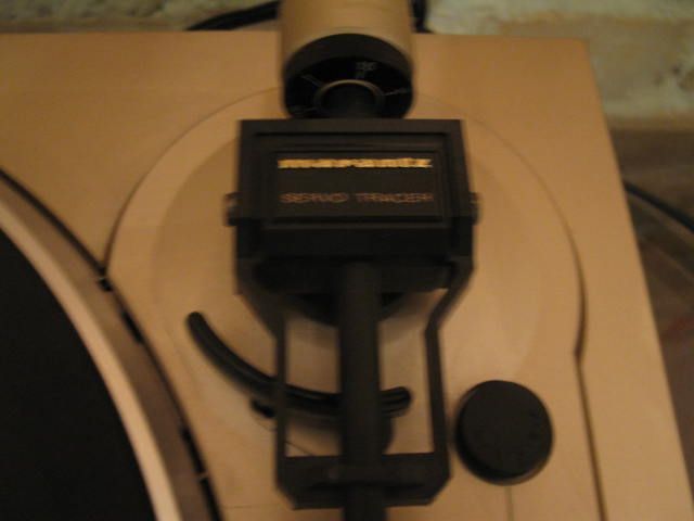 Gramofon Marantz TT 320