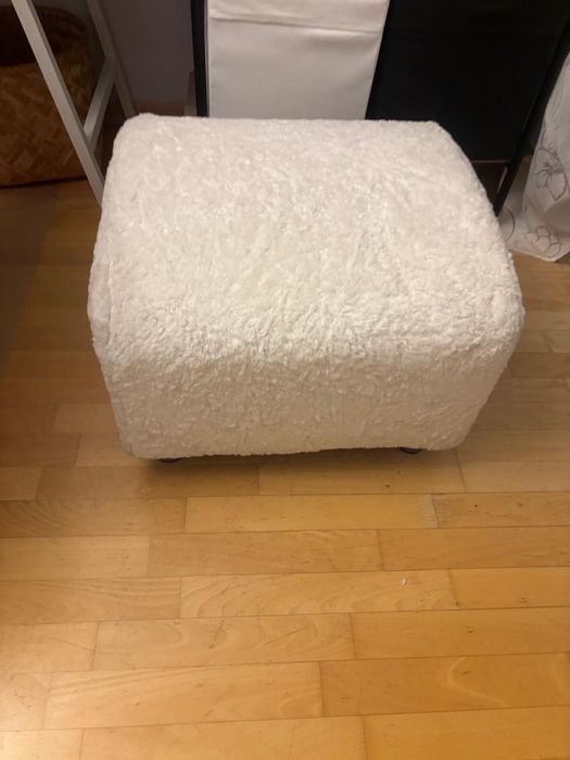 Pufa biała IKEA