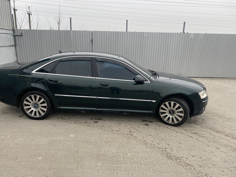 Продам audi a8 2004