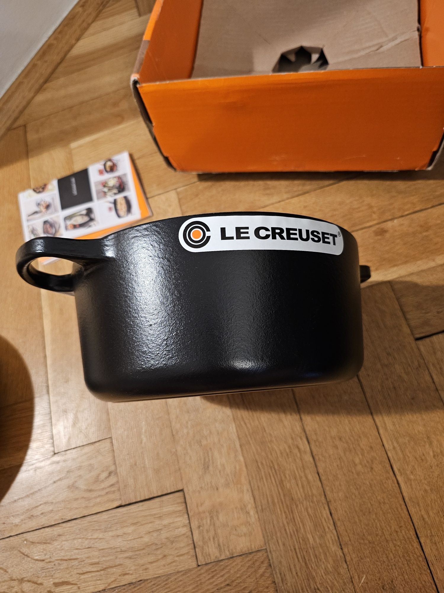 Le Creuset Signature Garnek żeliwny 22cm 3.3L czarna okrągły 3,3L 22