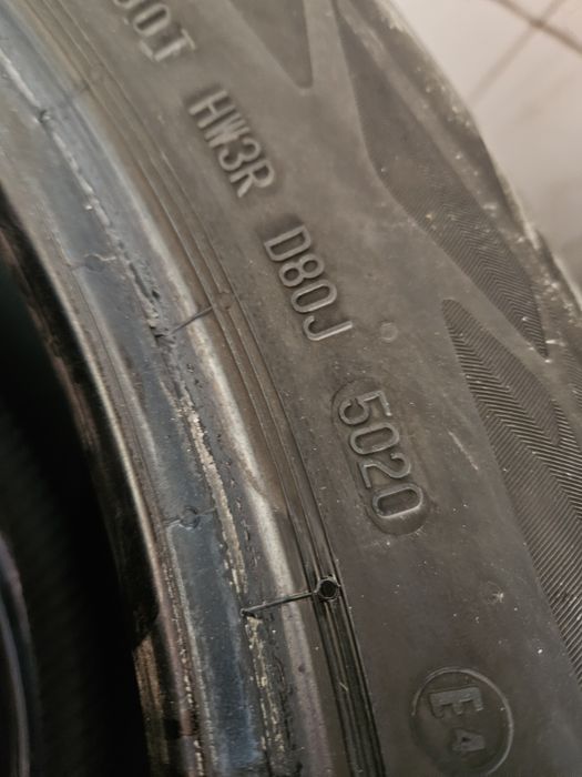 Pneus contimeltal 215/55r17