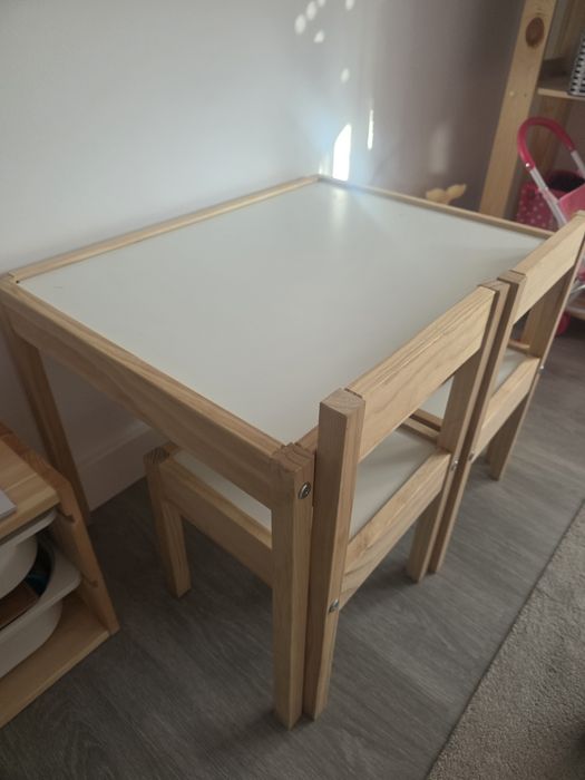 Mesa crianca com 2 cadeiras