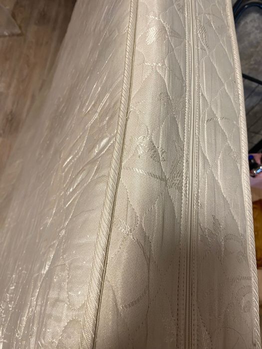 Матрас 140x190 б/у