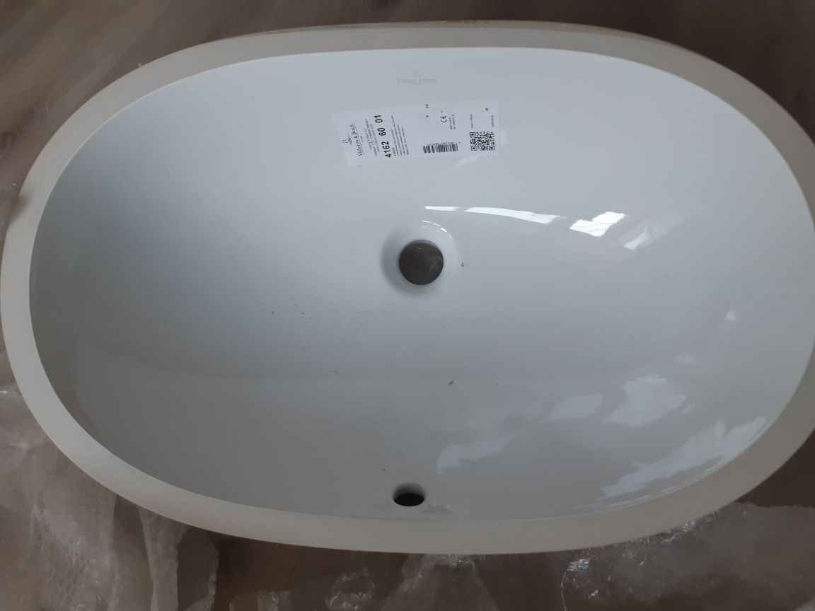 Умывальник VILLEROY&BOCH  416260