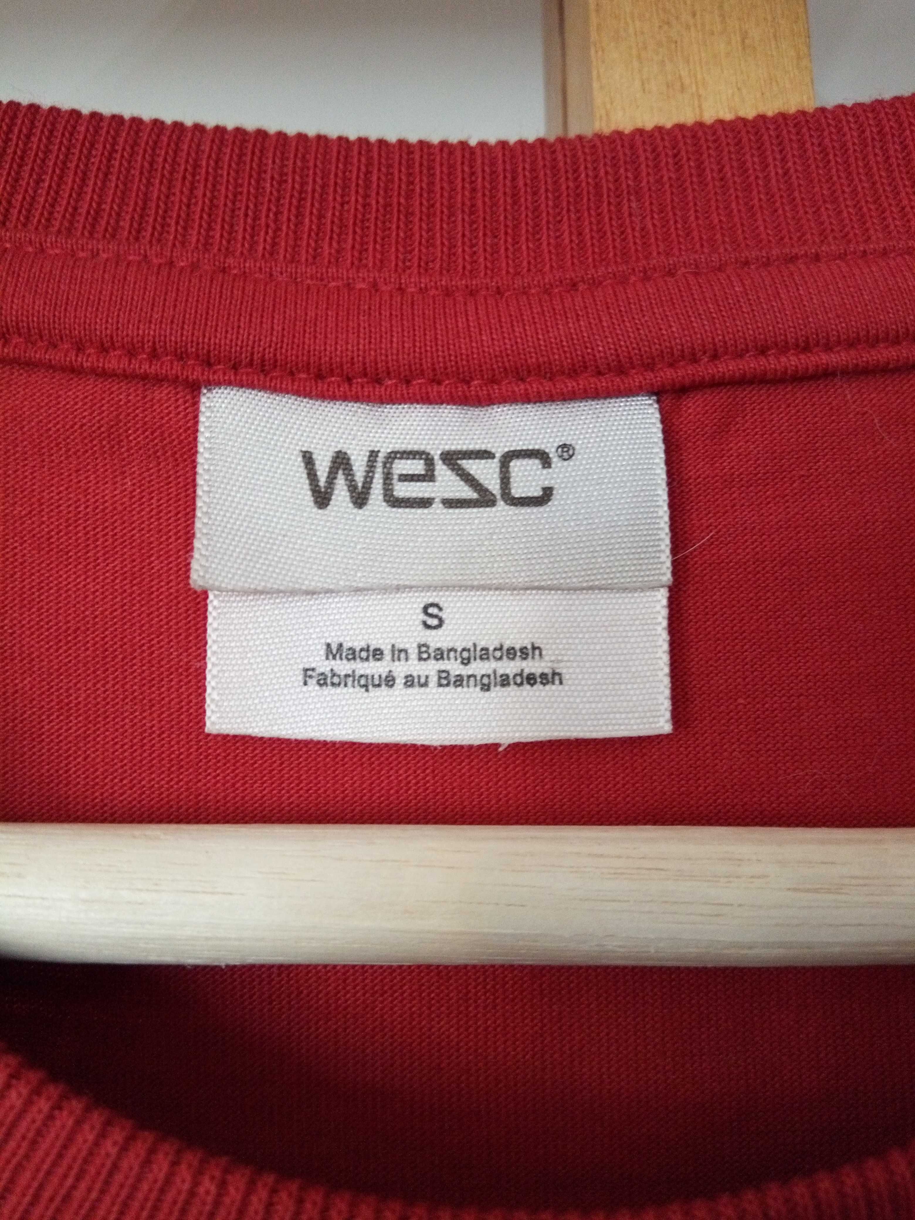 T-shirt vermelha WESC