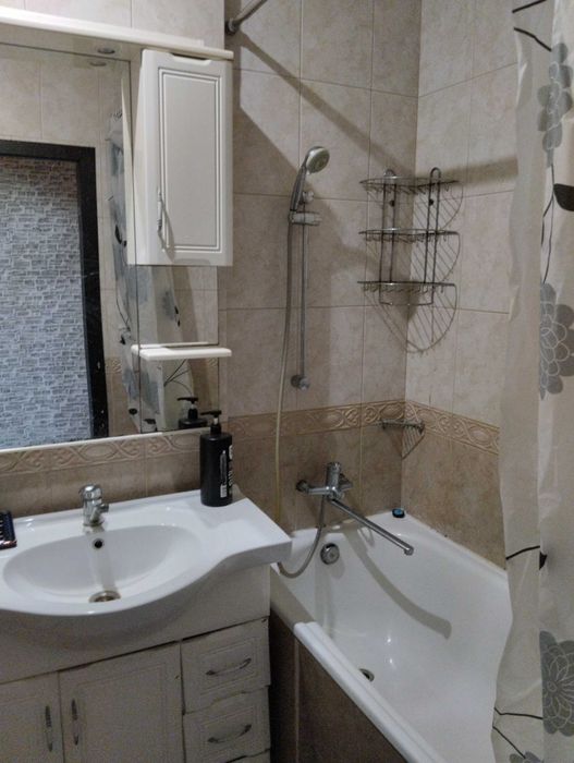 Сдам отличную 3 комнатную  .квартиру на Левобережном 3