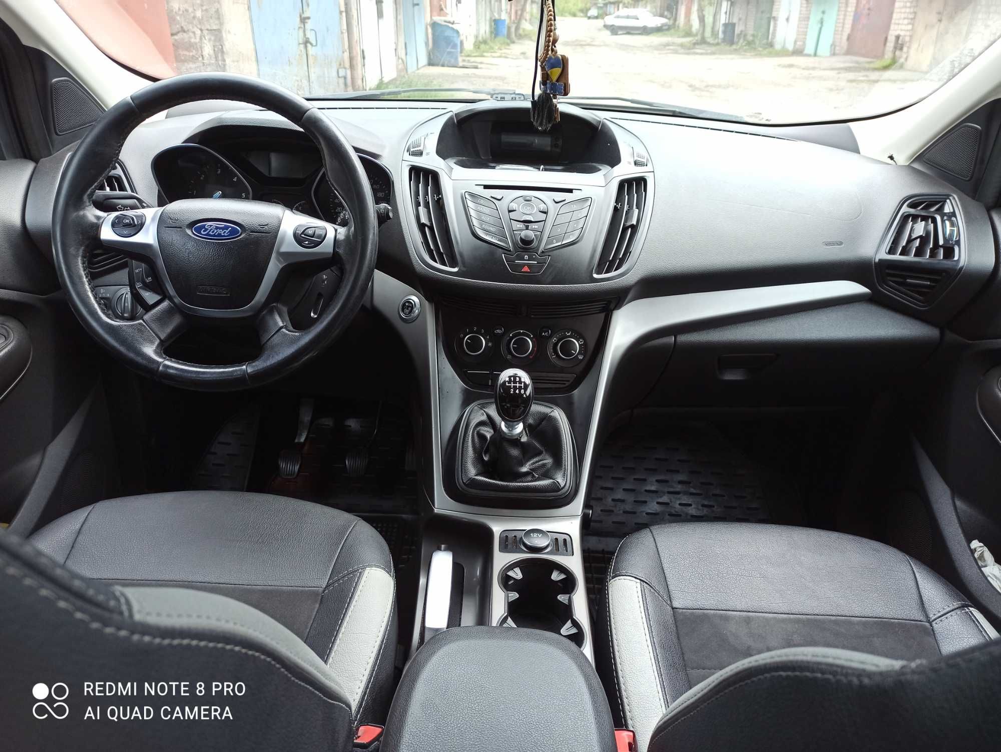 Продам кросовер Ford Kuga 2014