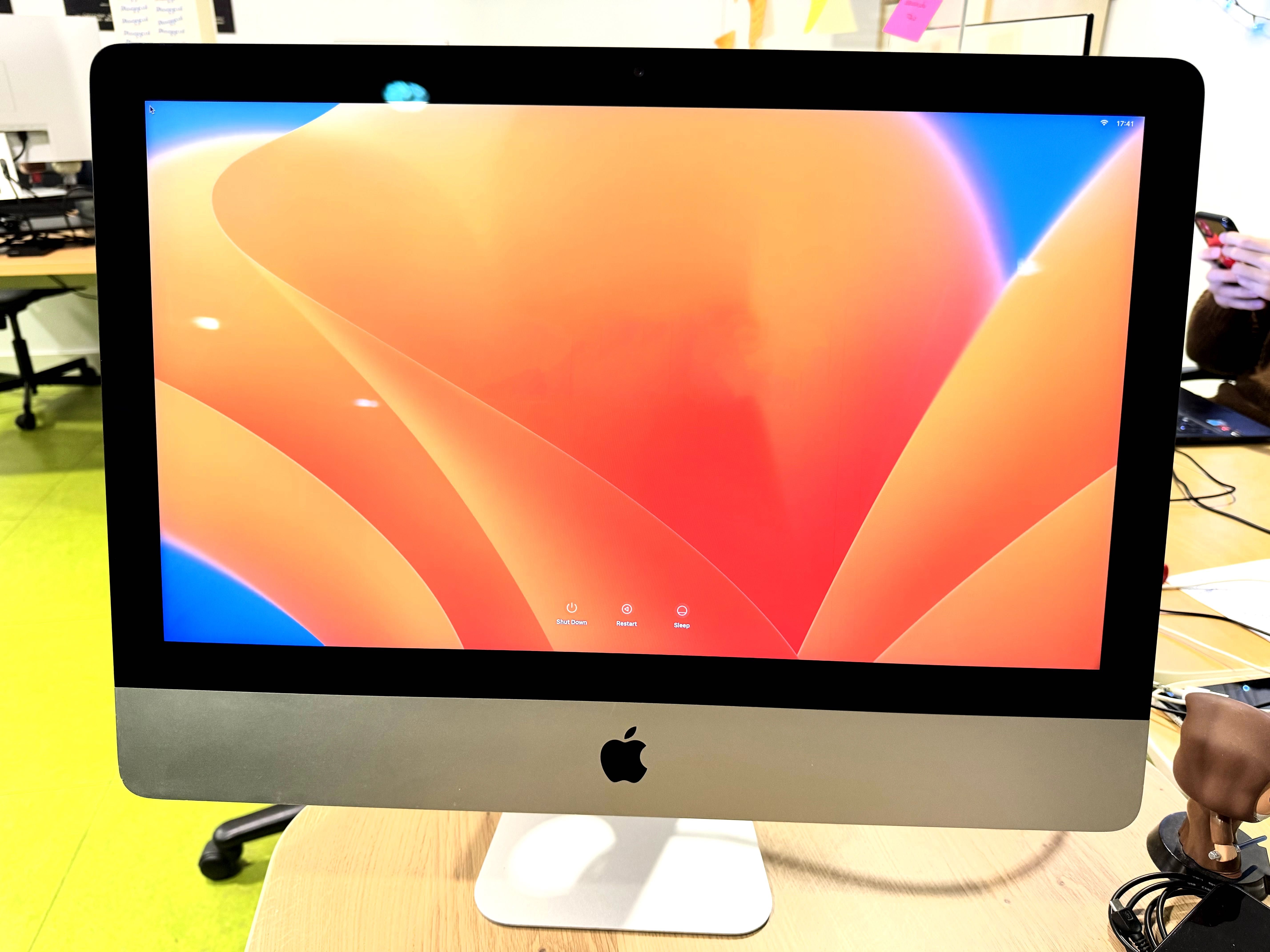 Apple iMac 21.5” Retina 4K (2017)