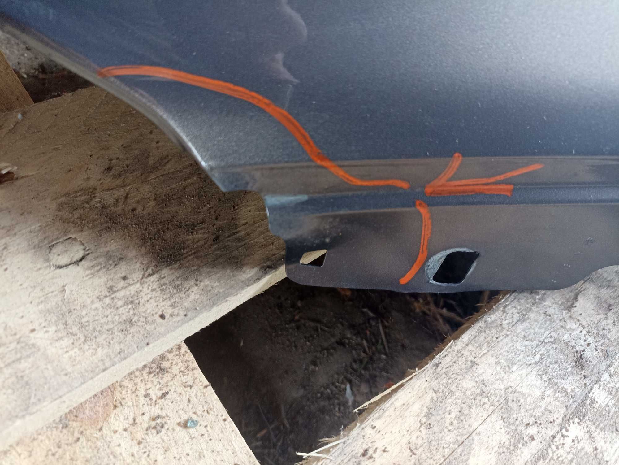 Błotnik prawy Ford C max II 2013 r kolor VA błotnik oryginał lakier
