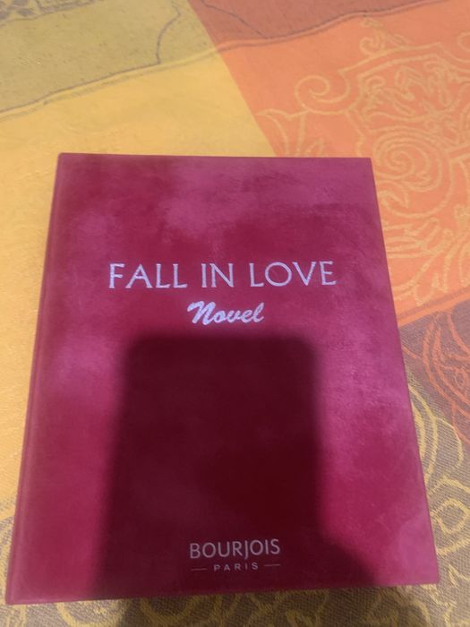 Коробка - книга замшевая оригинальная на магните упаковка для подарка