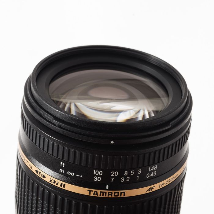 Об'єктив Tamron AF 18-250mm F/3.5-6.3 DI-II A18 для Nikon