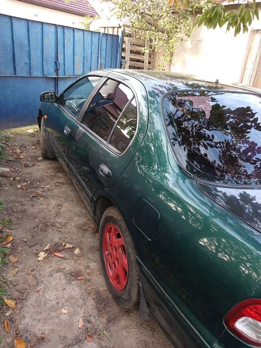 Автомобіль Nissan Maxima 1998
