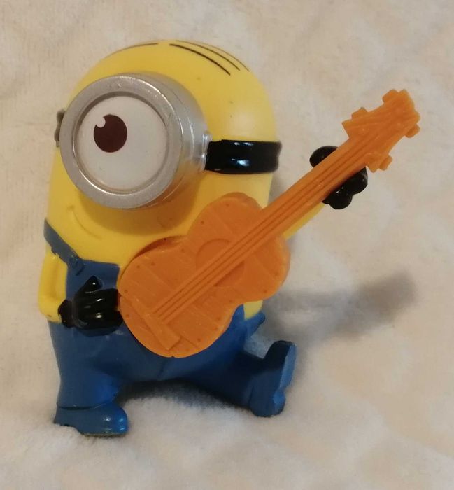 Minionek z gitarą (Zabawka)