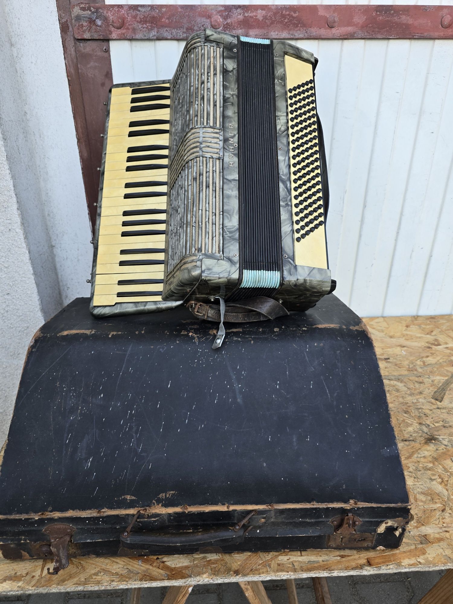 Akordeon Hohner 120 basów.