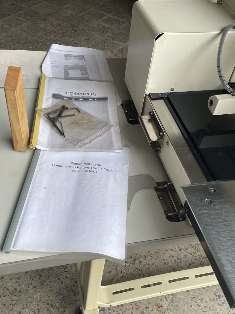Maquina de costura automatica