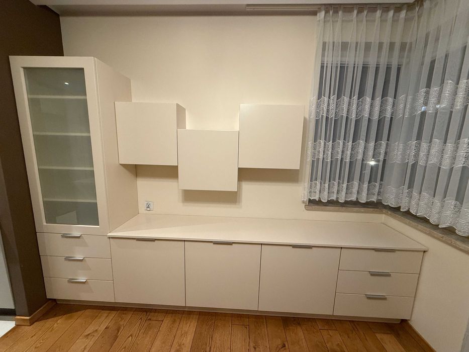 Zabudowa meblowa do salonu