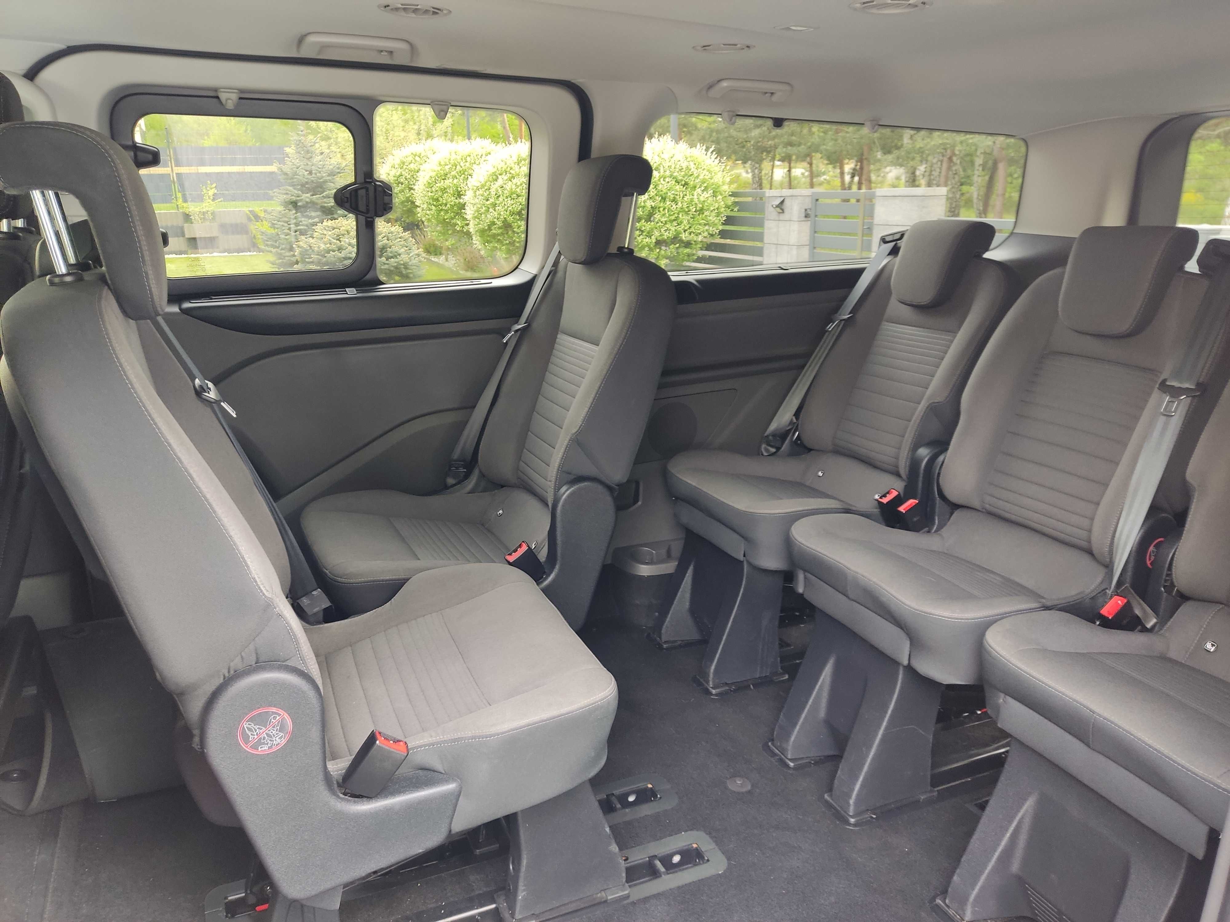 Wynajem samochodu bus 8-osobowy Ford Turneo Custom 2.0 Titanum L2
