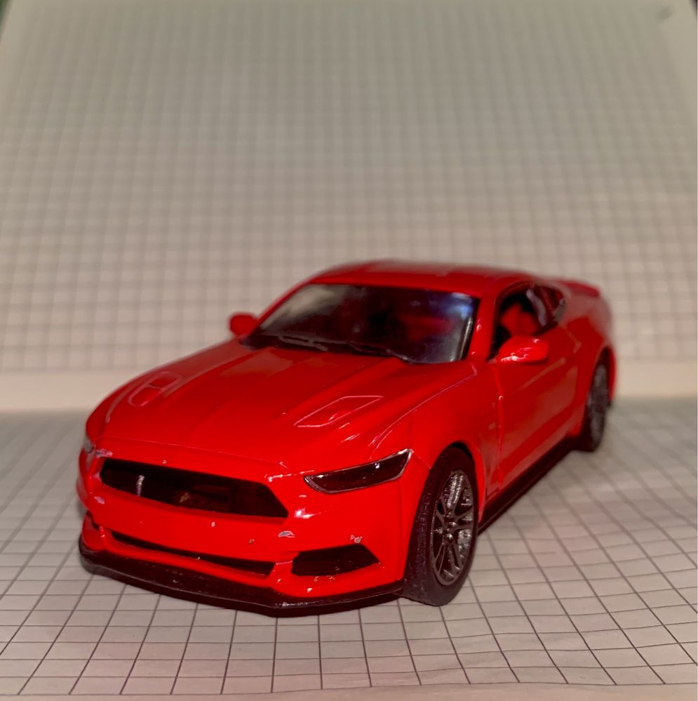 Масштабна модель автомобіля Kinsmart Ford Mustang GT 2015 1/38