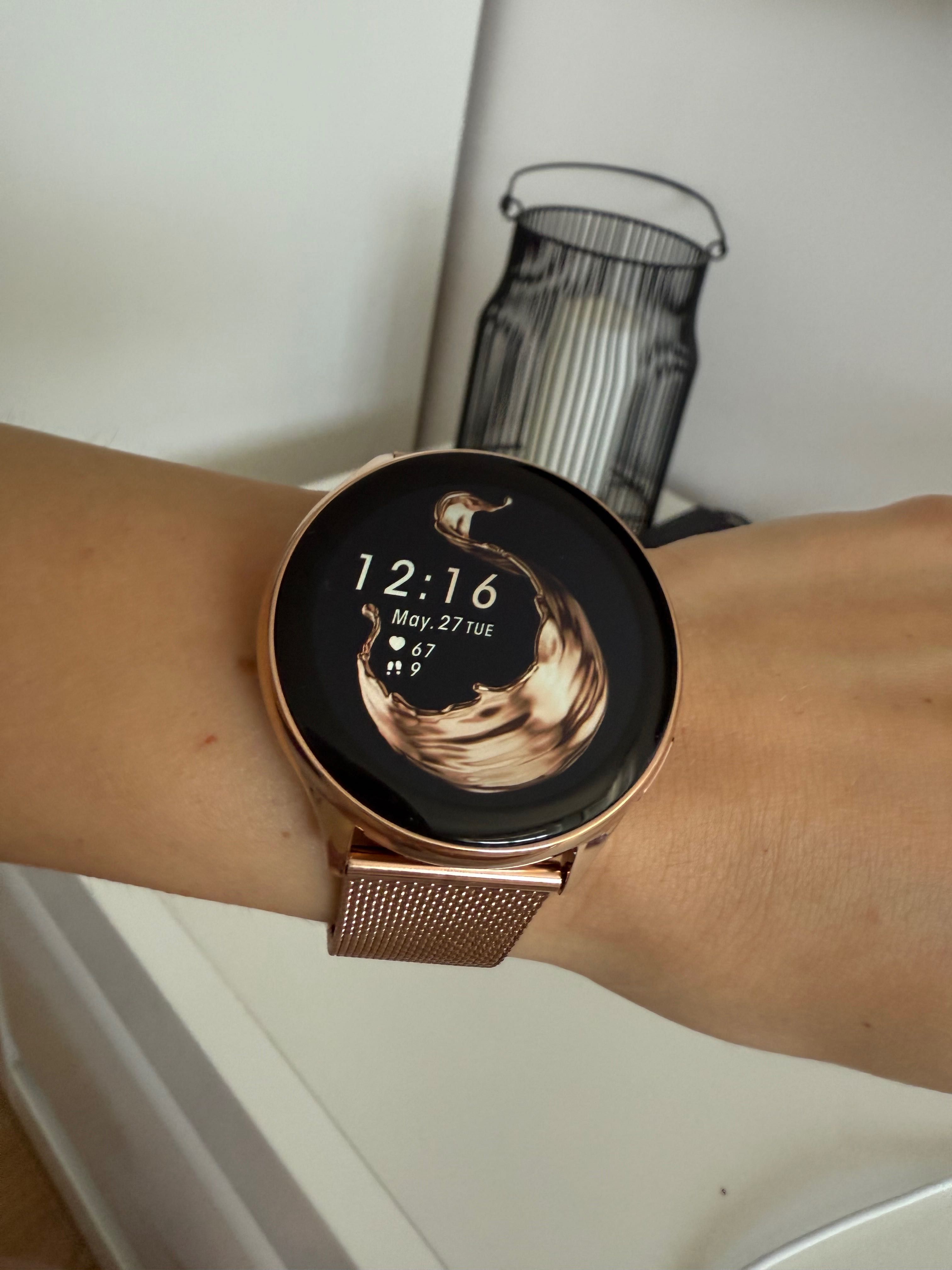 Nowy smartwatch zloty