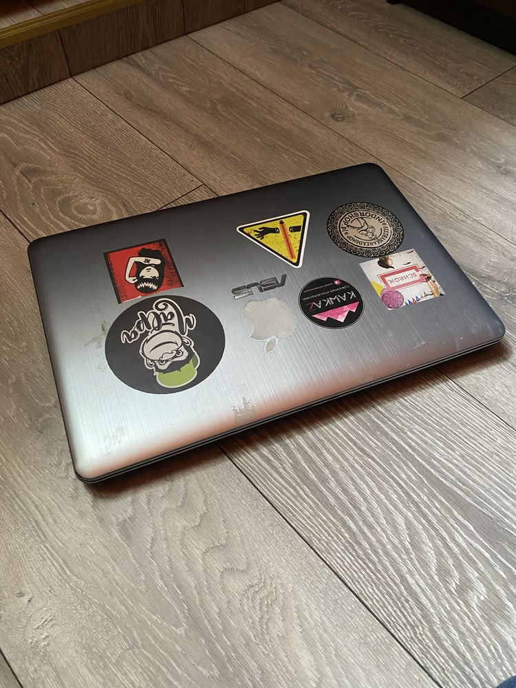 Sprzedam laptop na części