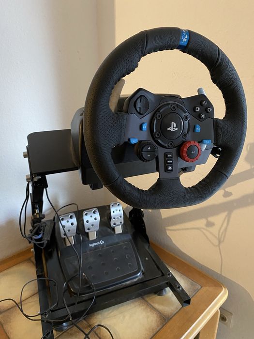 Logitech G29 ze stojakiem