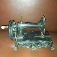 Царська швейна машинка