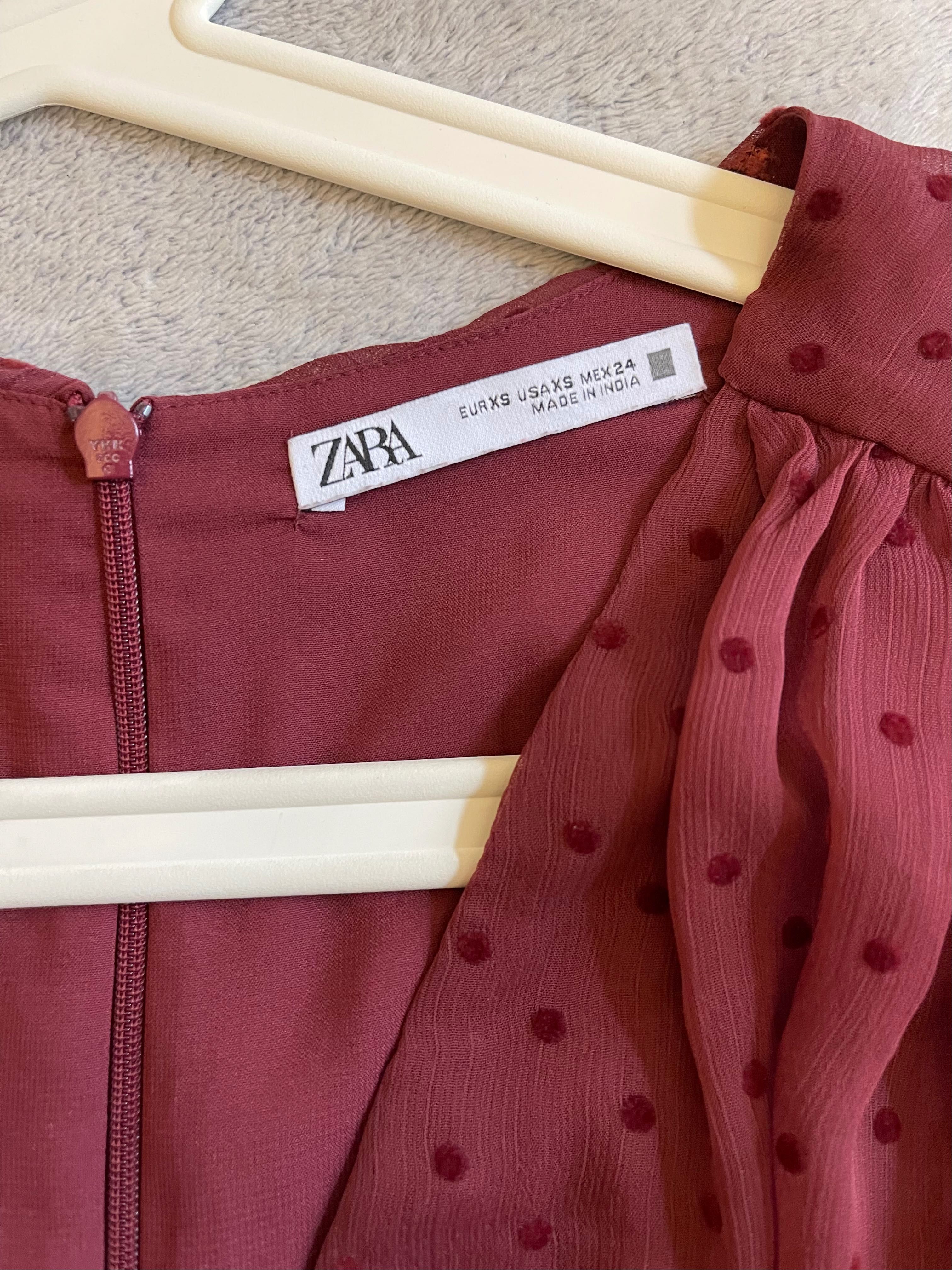 Elegancka sukienka Zara w kolorze bordowym, rozmiar XS