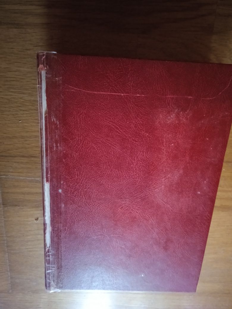 Vendo bíblia sagrada grande tem a capa a despegar mas está em bom est
