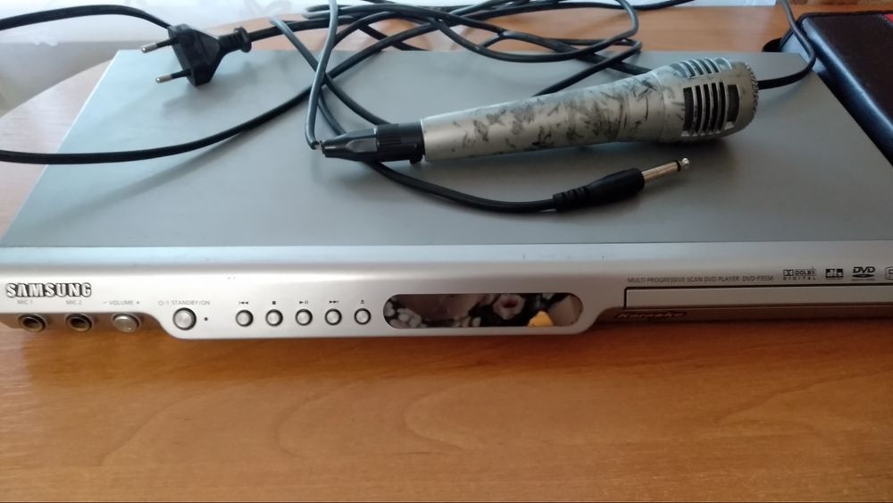 DVD плеер с караоке Samsung+микрофон+70+ диска