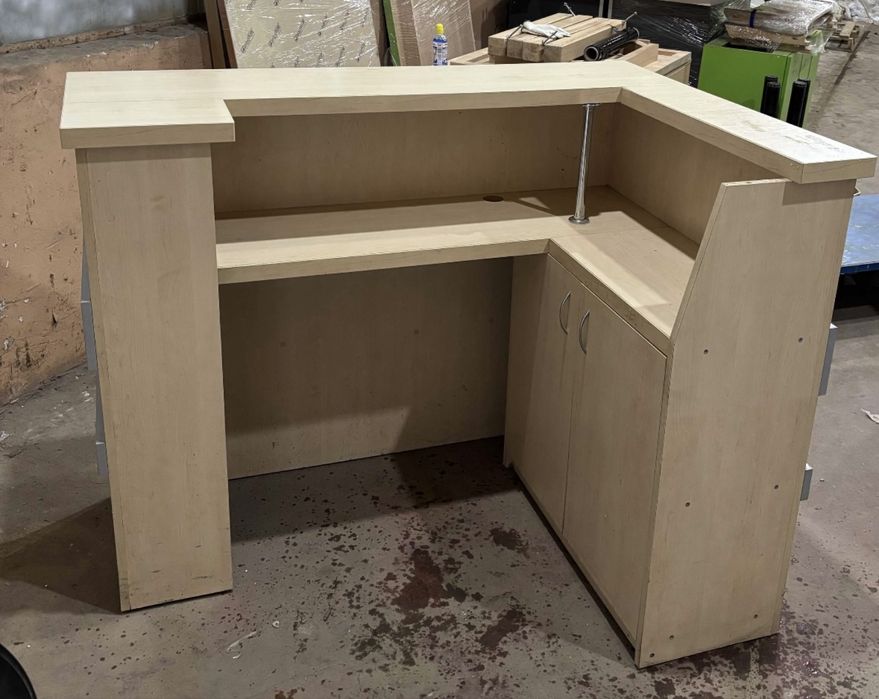 Рецепшн для магазину/офісу/студіі