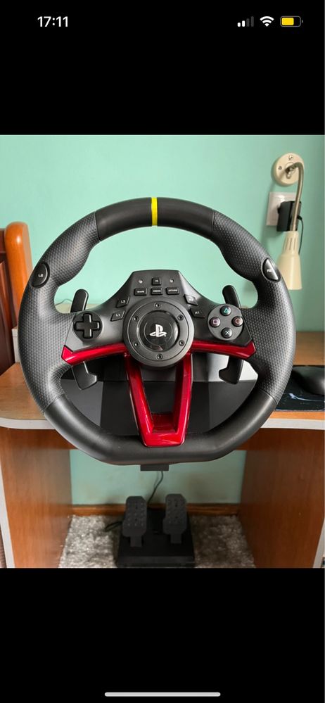 Volante + pedais HORI racing (ps4/pc/etc)
