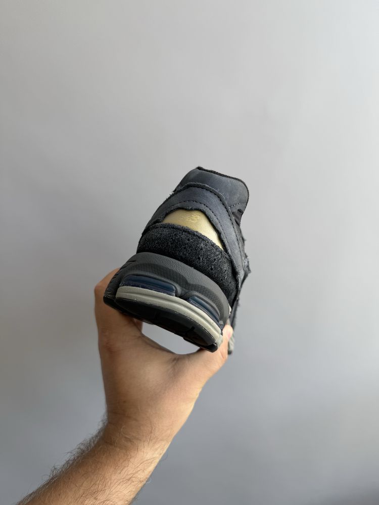 оригінал кросівки new balance 2002r 44,5-28,5см