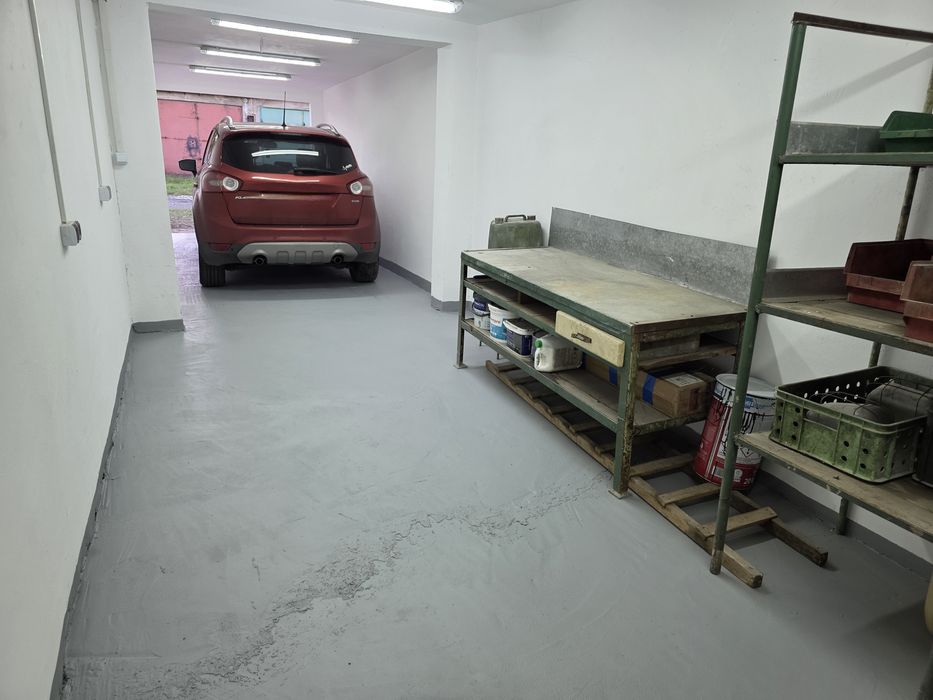 Garaż podwójny magazyn 31 m² z prądem Katowice Żeliwna po remoncie