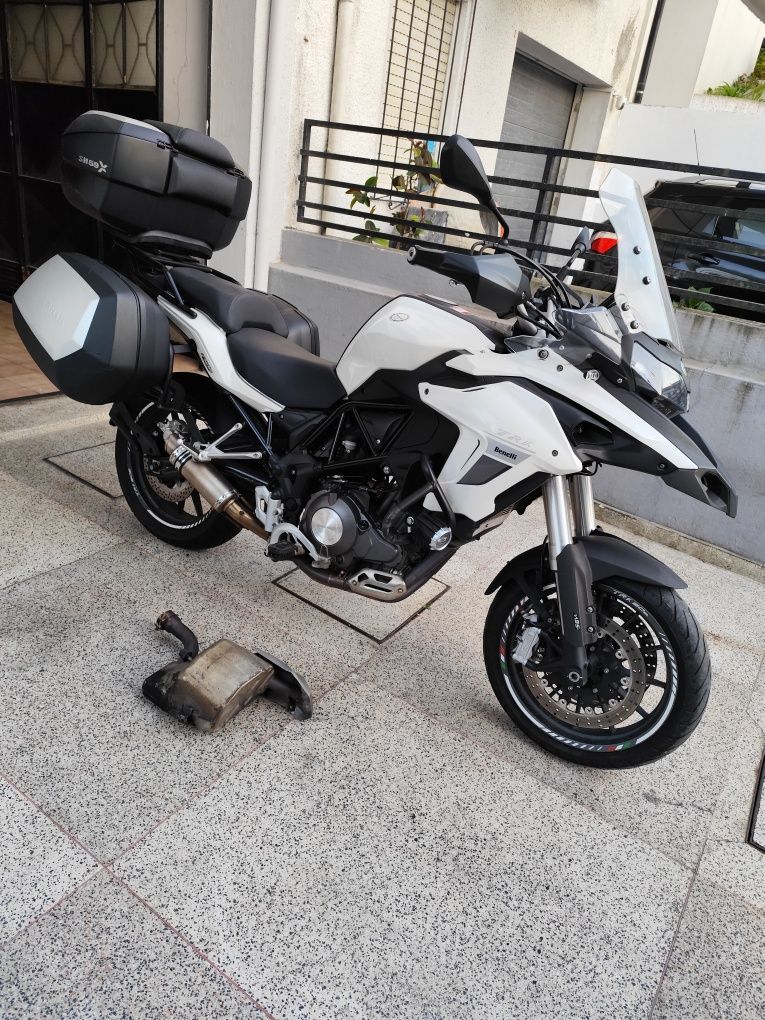 Mota  Benelli como nova