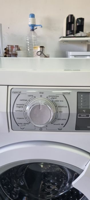 Máquina de Lavar Roupa  Balay com garantia!