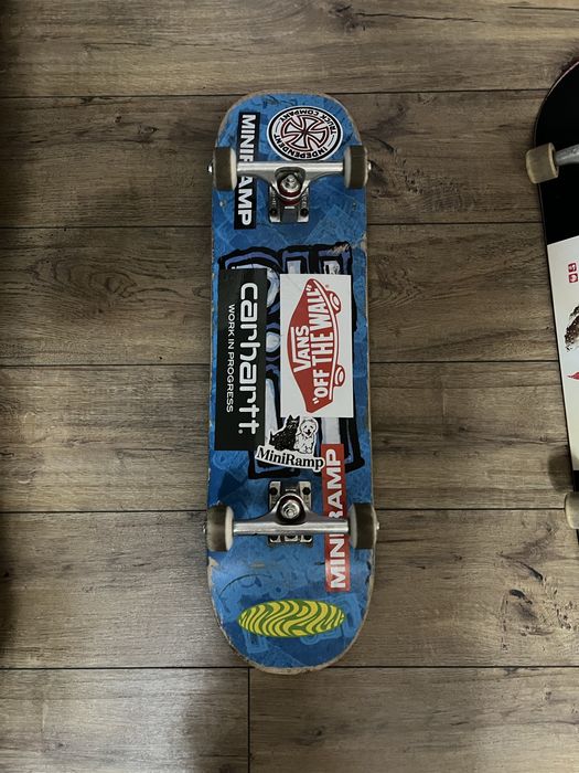 Dwie deskorolki nervous miniramp independent