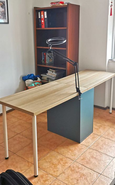 Secretária Ikea com gaveteiro