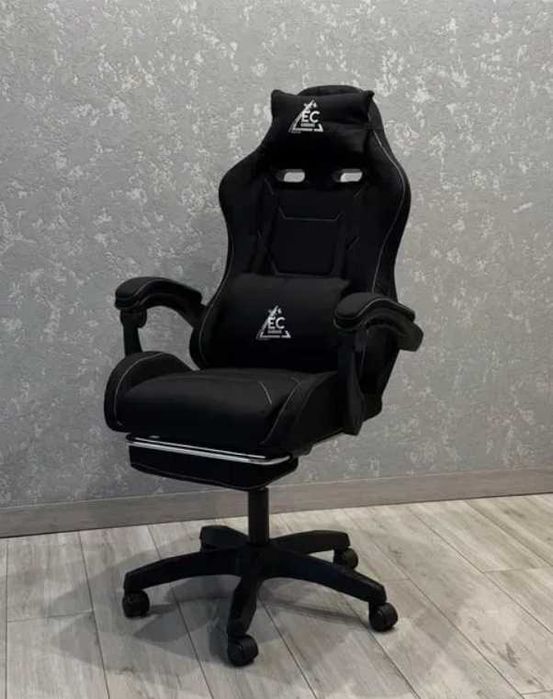 Кресло компьютерное игровое с массажем и подставкой для ног до 150кг