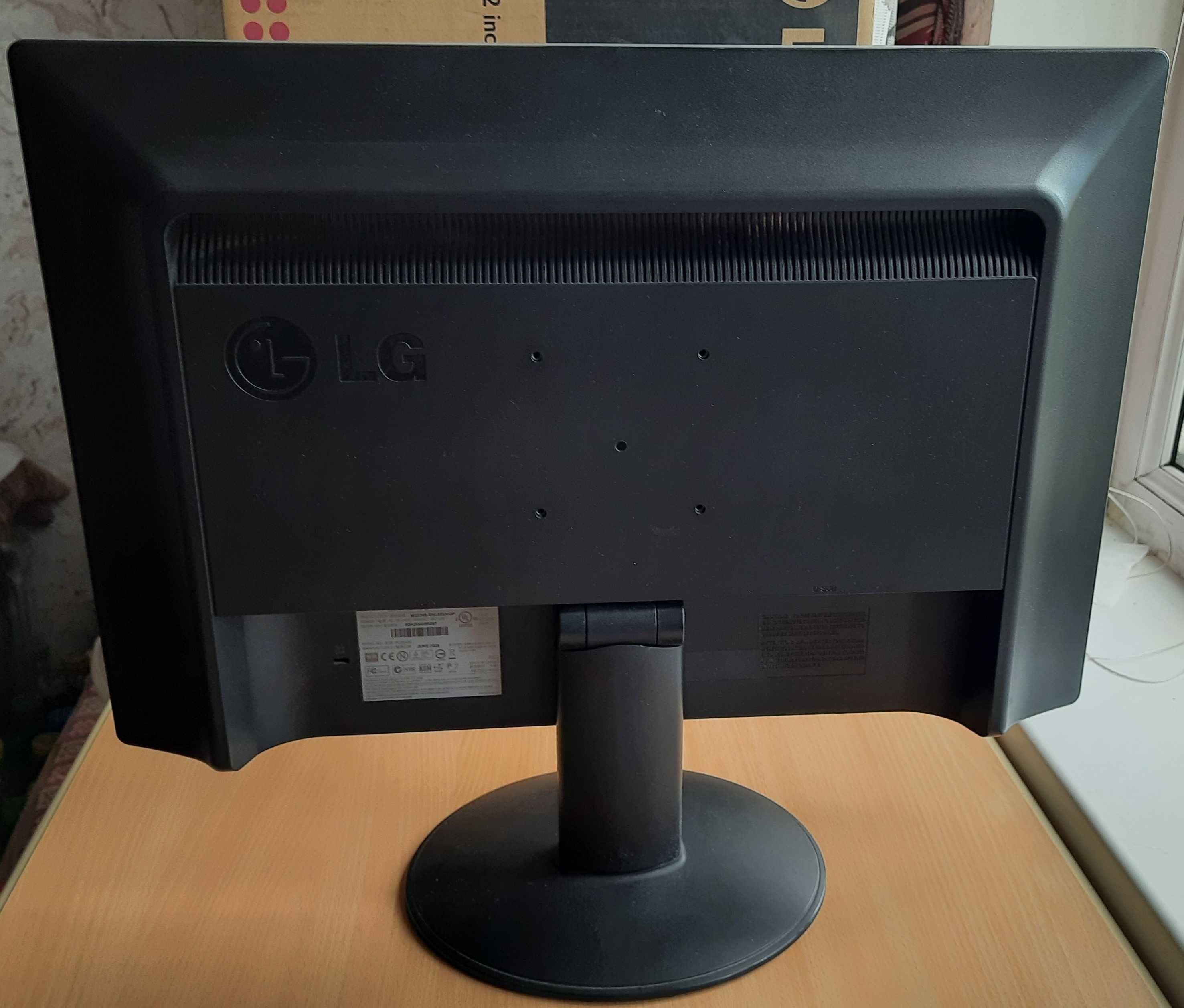 Продам в отличном состоянии монитор LG FLATRON W2234S-SN