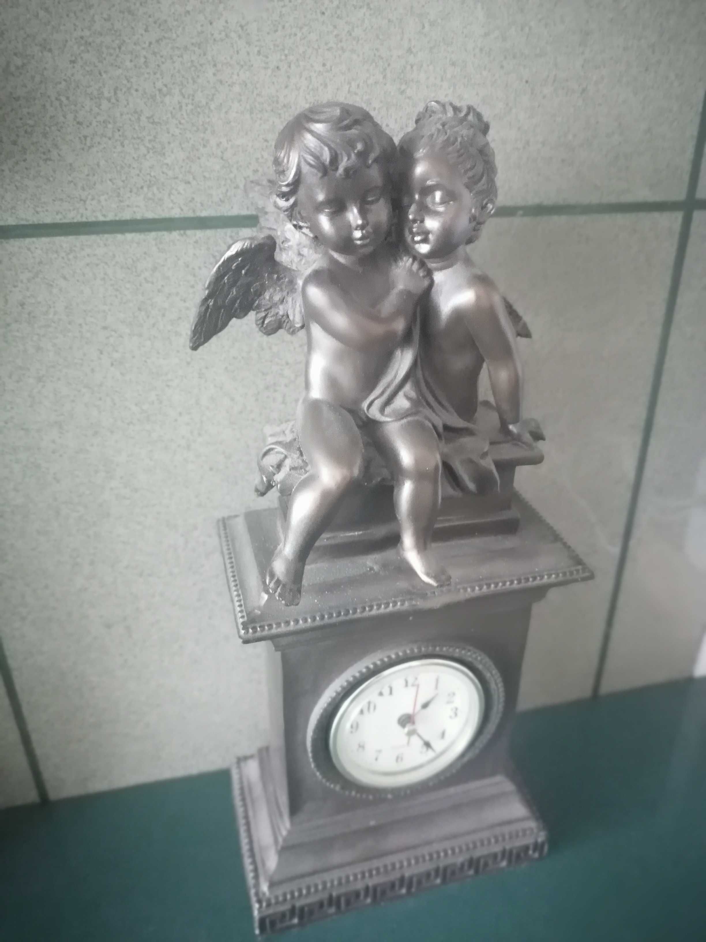 Zegar kominkowy z aniołkami