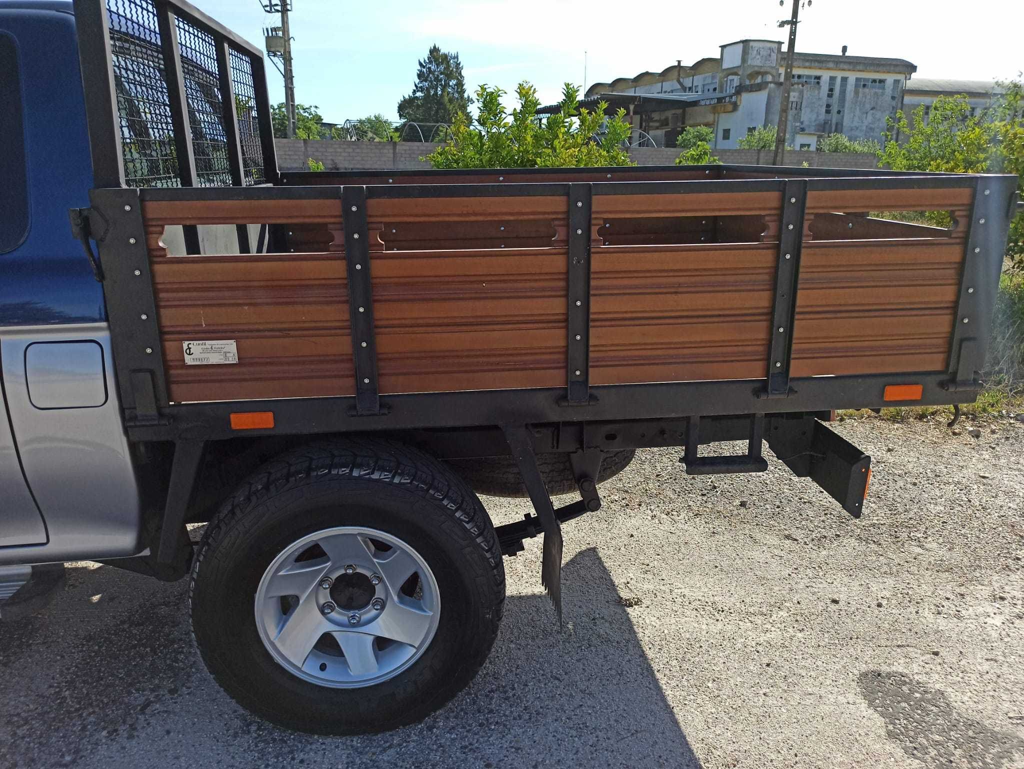 Vende-se Mitsubishi L200 Cabine Dupla  4x4 115 cv pick-up