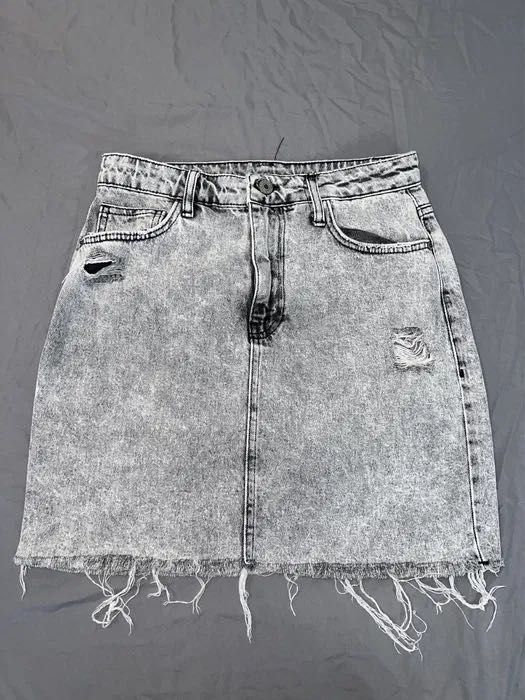 Сіра джинсова юбка
