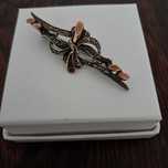 Lindissima pregadeira/broche/ alfinete, antiga
