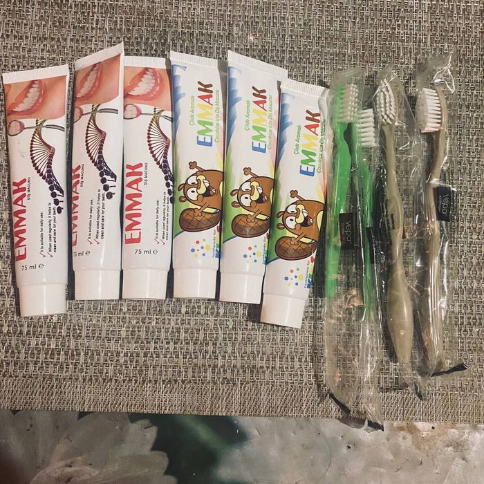 За сто грн все  ,зубні пасти та щітки